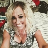 RileyReign's Offline Chat Room