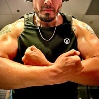 DaddyCums81 webcam
