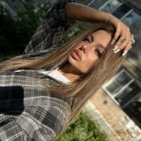 LindaBrilliant webcam model