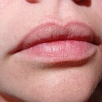 blackandblueyes' Offline Chat Room