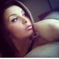 badassbriotch666's Offline Chat Room