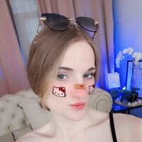 Aliice_Cartier webcam