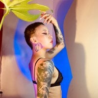 Antoinette_'s Offline Chat Room