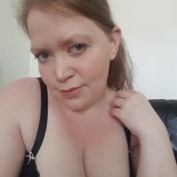 Sexxxy_Kisses_69's Offline Chat Room