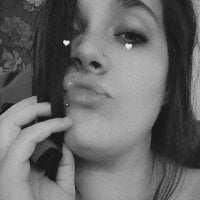 Hornybitch696925's Offline Chat Room