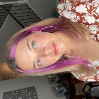 drippingwetgoddess' Offline Chat Room