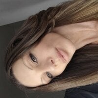 Fitmonika's Offline Chat Room