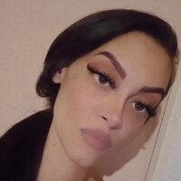 CuteMercedesSerrano's Offline Chat Room