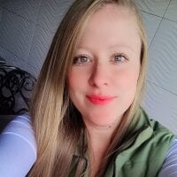 arianna_blonde webcam model