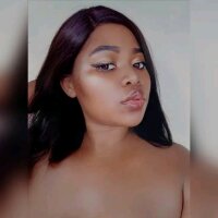 Boobsbunn Adlı Modelin Çevrimdışı Sohbet Odası