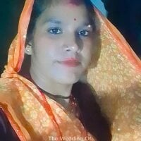Karinahot33 webcam model