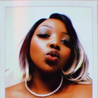 ShaunaDavis nude on webcam for live porn video chat