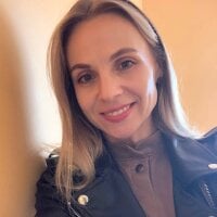 AnnieLove7722 webcam model