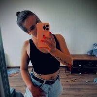 Lariiana webcam model