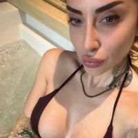 nika_fendi model avatar