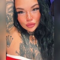 _MelinaCurves_ webcam model