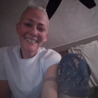 Love2getyoudrippin's Offline Chat Room