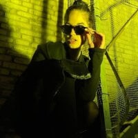 Megan_Me's Offline Chat Room