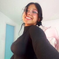 Valenluni_s' Offline Chat Room