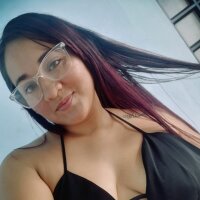 Nikol_SDS Adlı Modelin Çevrimdışı Sohbet Odası