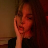 Elira_Breeze webcam model