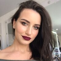 AliceeQueen webcam model