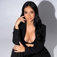 UrNewFantasy webcam model