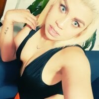 blondy--blows69's Offline Chat Room