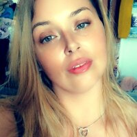 xxxALexisLovexxx's Offline Chat Room