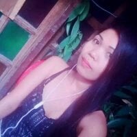 yummyliciousMOM webcam