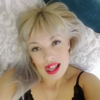 SexyPeksi's Offline Chat Room