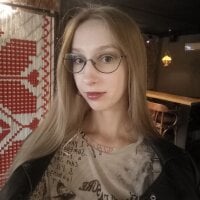 AnaArney webcam model