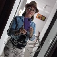 damaris_3095 Adlı Modelin Çevrimdışı Sohbet Odası