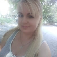 Vika__Gold Adlı Modelin Çevrimdışı Sohbet Odası