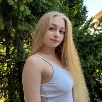 Mia_Mew's Avatar Pic