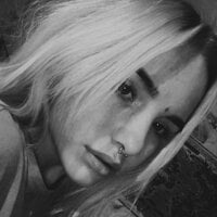 BrittanyBird অফলাইন চ্যাট রুম