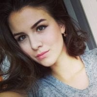 Debnam-Carey's Offline Chat Room