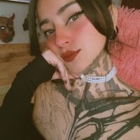 Julls420_ webcam model