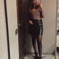 Caitlynn_Blush's Offline Chat Room