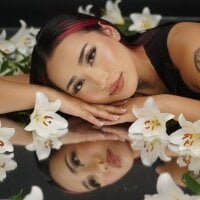 QueenScarlett webcam model