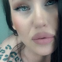 charitycherry's Offline Chat Room