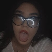 SoniaPinky webcam model