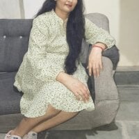 Model Cute-Avni