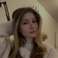 AnnisCurvin model avatar