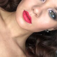 AgathaPeach Adlı Modelin Çevrimdışı Sohbet Odası