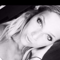 red_temptation's Offline Chat Room