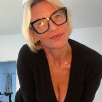 TinaRubia77's Avatar Pic