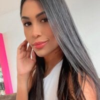 alma_queen1 Adlı Modelin Çevrimdışı Sohbet Odası