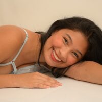 melody_flowers webcam model