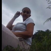 Mikela_19 webcam model